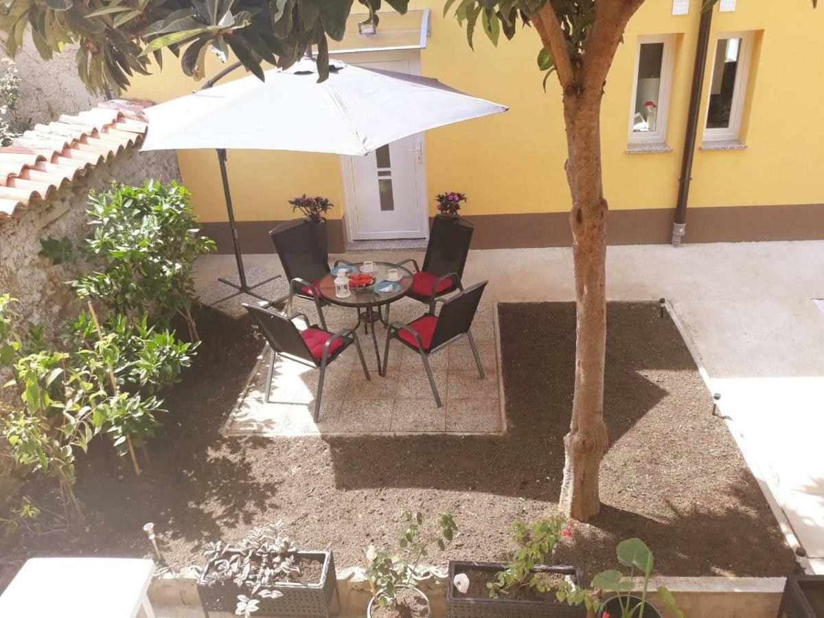Hotel Dajven Pola Esterno foto