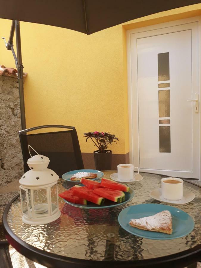 Hotel Dajven Pola Esterno foto